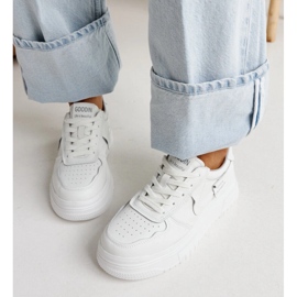 Zapatillas Aria de piel blanca con suela gruesa. blanco 4