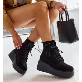 Botas con cuña de ante con aislamiento negras de Safiya negro 1