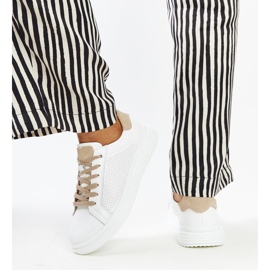 Zapatos de piel blancos y beige. 3