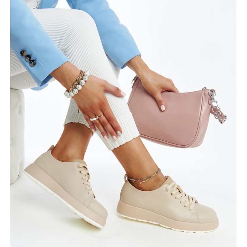 Deportivas mujer piel beige 1