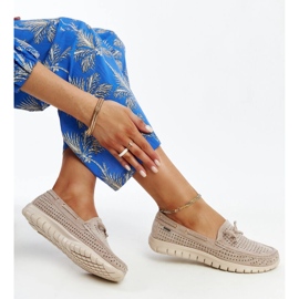 Mocasín piel beige con lazo marrón 1