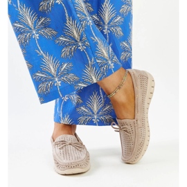 Mocasín piel beige con lazo marrón 2