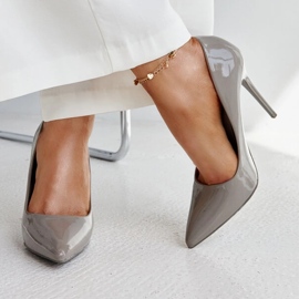 Stilettos de charol gris oscuro con aplicación de piel Jadoin 3