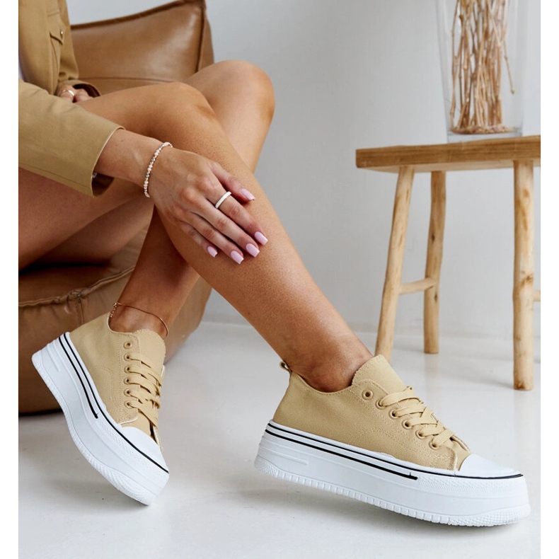 Zapatillas beige oscuro con suela gruesa Bahira. 1