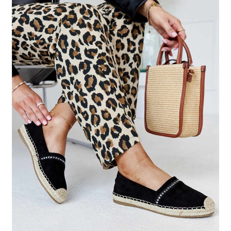 Alpargatas negras con pedrería Abia negro 1 Alpargatas negras con pedrería Abia negro 1