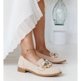 Mocasines beige claro con adornos Dahera 1