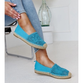 Alpargatas azules con bordado Kalba 2