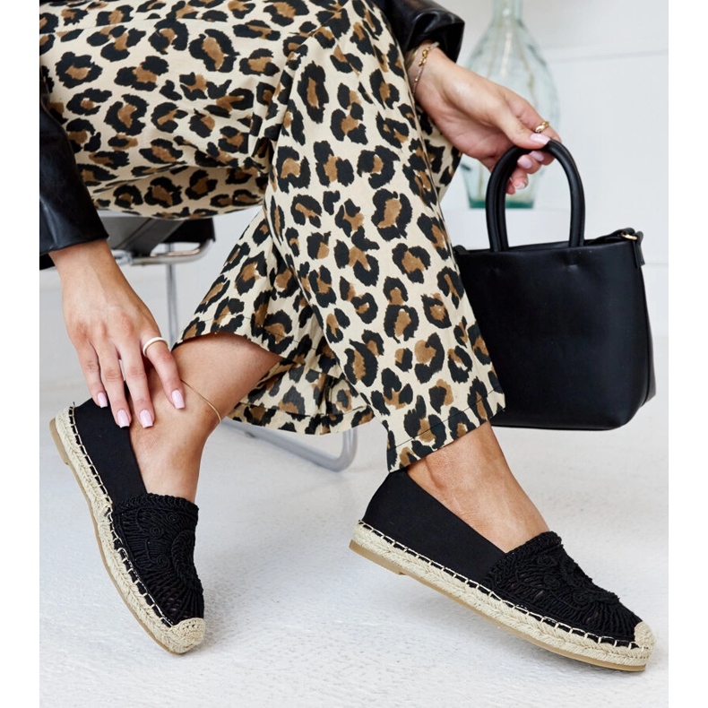 Alpargatas negras con bordado Kalba negro 1 Alpargatas negras con bordado Kalba negro 1