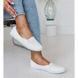 Zapatillas slip-on blancas de piel ecológica Wordana blanco 2