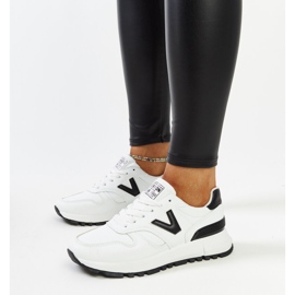 Zapatillas blancas con suela gruesa de Cettina. blanco 2