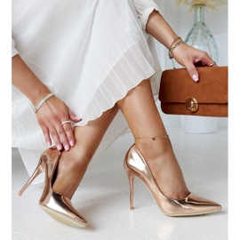 Stilettos de charol dorado con aplicación de piel Jadoin 1