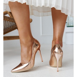 Stilettos de charol dorado con aplicación de piel Jadoin 2