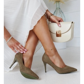 Tacones verdes con aplicación de piel Paume. 1
