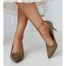 Tacones verdes con aplicación de piel Paume. 2