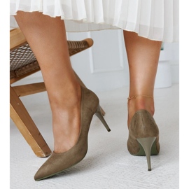 Tacones verdes con aplicación de piel Paume. 3
