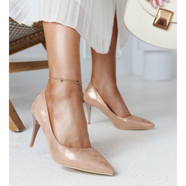 Tacones altos metálicos color champán con aplicación de cuero de Soissons rosado 2