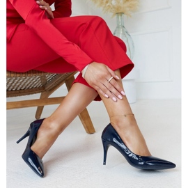 Stilettos de charol azul marino con aplicación de piel Alsacea 1 Stilettos de charol azul marino con aplicación de piel Alsacea 1