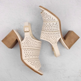 Sandalias de mujer tacón entero calado beige Sergio Leone SK565 7