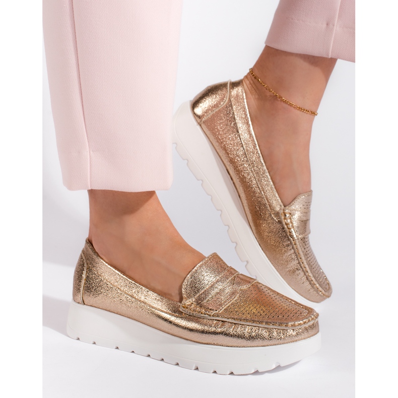 Goodin Mocasines de mujer dorados calados con plataforma. 2