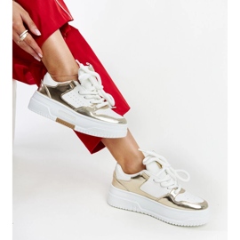 Zapatillas de plataforma alta blancas y doradas de Farkas blanco 2