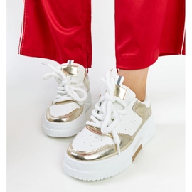 Zapatillas de plataforma alta blancas y doradas de Farkas blanco 3