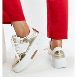 Zapatillas de plataforma alta blancas y doradas de Farkas blanco 4