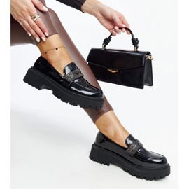 Mocasines negros decorados con circonitas Leceta 2