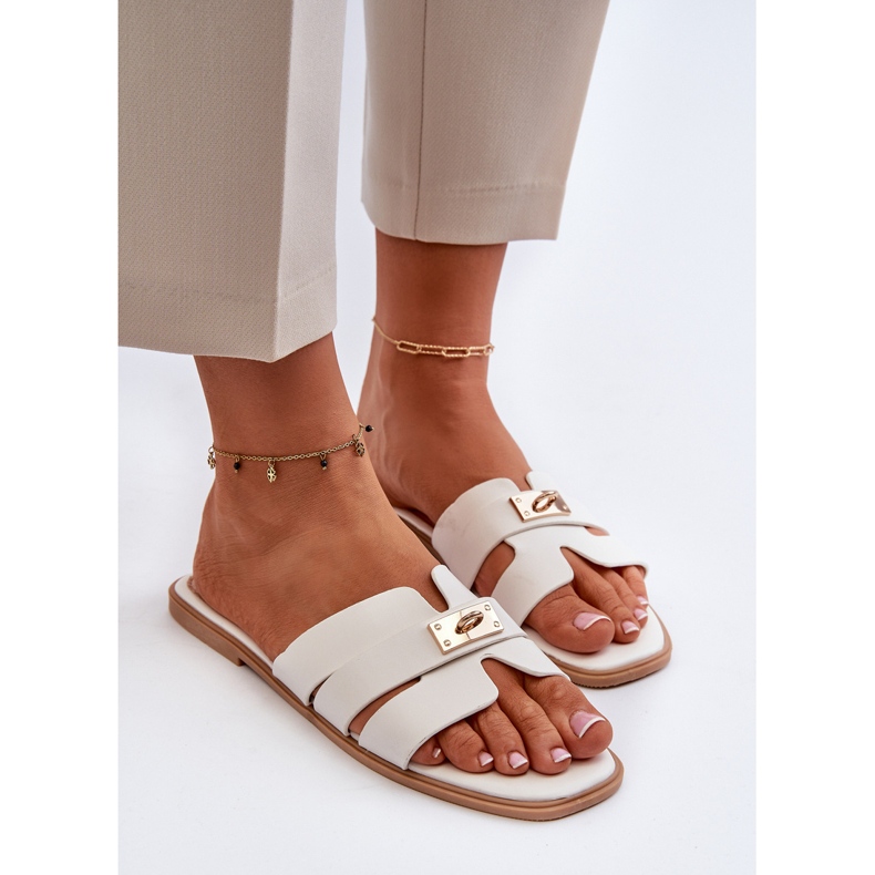 Chanclas Planas De Mujer Con Adorno Blanco Kavinia 2