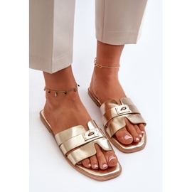 Chanclas Planas de Mujer con Adorno Dorado Kavinia 5