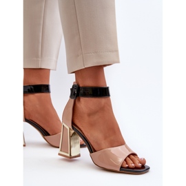 Sandalias de charol con tacón alto Beige Adrianu 6