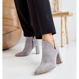 Botines grises de tacón asimétrico de Taylan 2