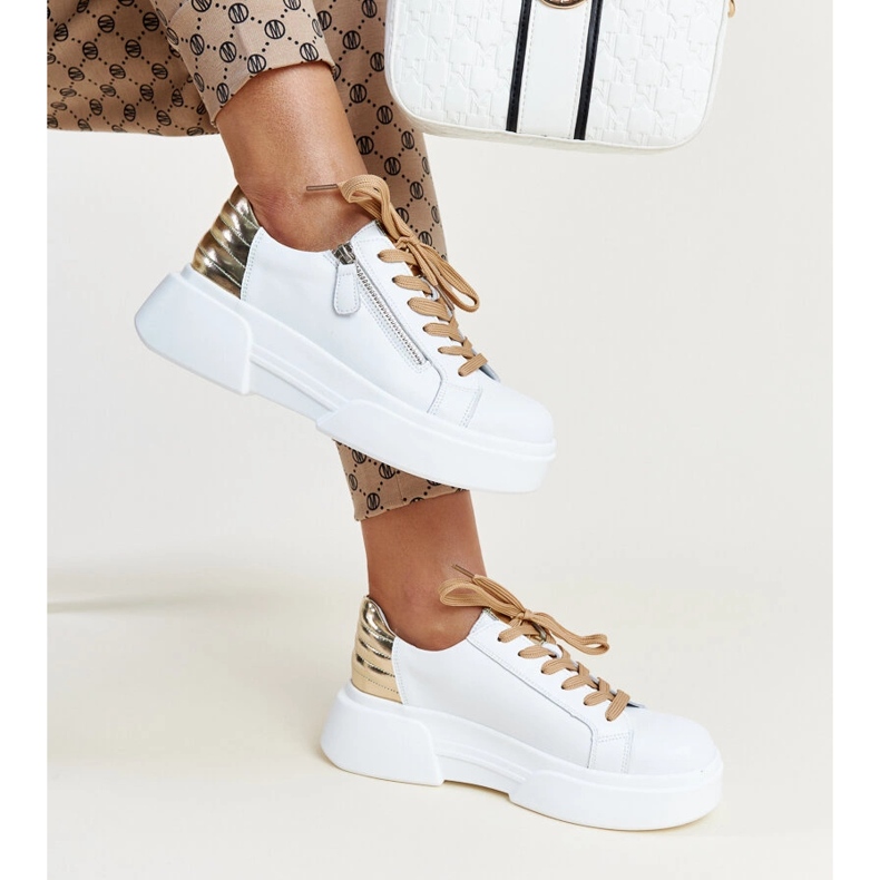 Zapatos de piel blanca con cremallera decorativa. blanco 1