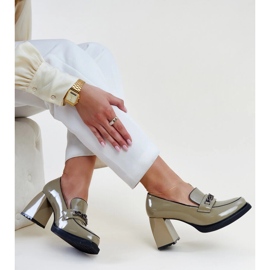 Zapatos de charol verde con tacón alto Vinceza 1