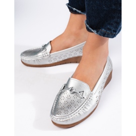 Mocasines de mujer plateados. plata 1