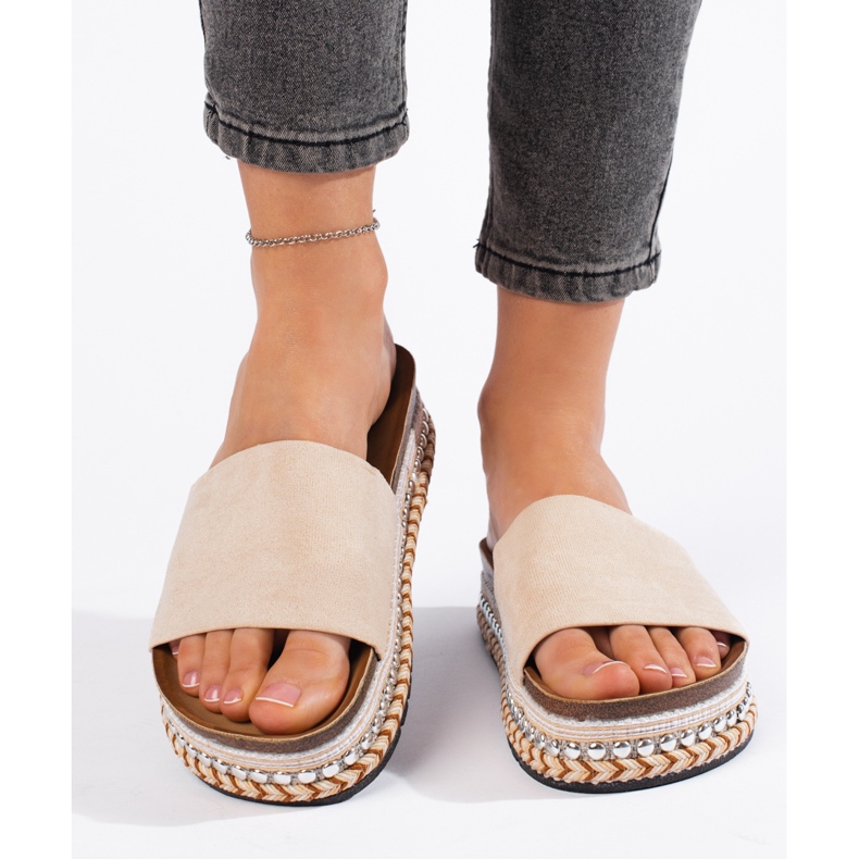 Chanclas plataforma ante beige 1