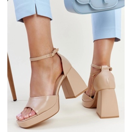 Sandalias de tacón beige oscuro de Vesna 2