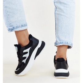 Zapatillas negras con suela gruesa Matea. negro 2