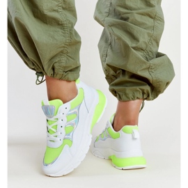 Zapatillas blancas y verdes con suela gruesa Matea. blanco 3