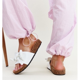 Chanclas blancas con suela de corcho y lazo de Petresa blanco 4
