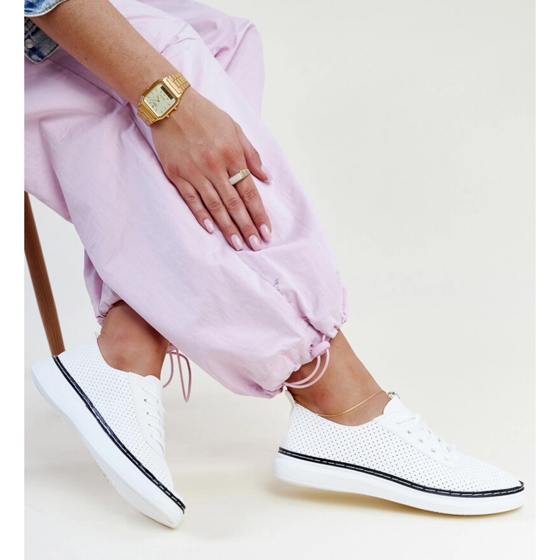 Deportivas Biserka caladas blancas y negras blanco 1 Deportivas Biserka caladas blancas y negras blanco 1