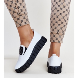 Zapatos blancos con suela Teska maciza. 4