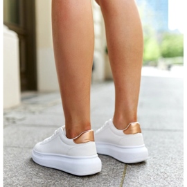 Zapatillas blancas con suela gruesa de Ivalu. blanco 6