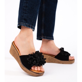 Mules con cuña de ante negro 2