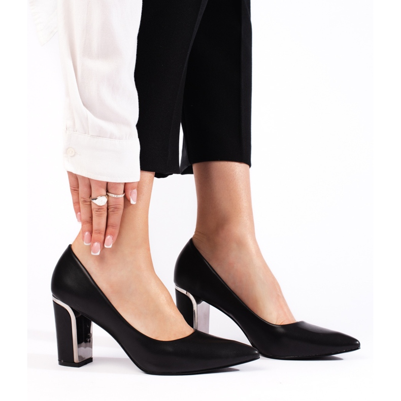 Zapatos de salón de mujer negros de tacón 1