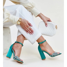 Sandalias de tacón alto brillantes verdes de Zrinka 5