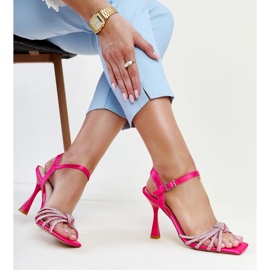 Sandalias de tacón alto brillantes rosa oscuro de Ankica rosado 2