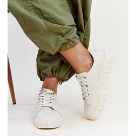 Zapatillas de cuero beige de Zvonka 3