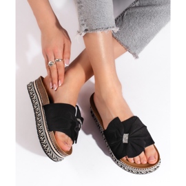 Chanclas de ante negro con lazo 1
