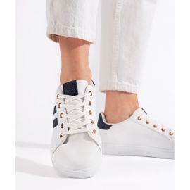 Zapatillas blancas con cordones para mujer. blanco 2