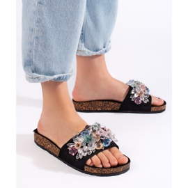 Pantuflas mujer ante negro 3